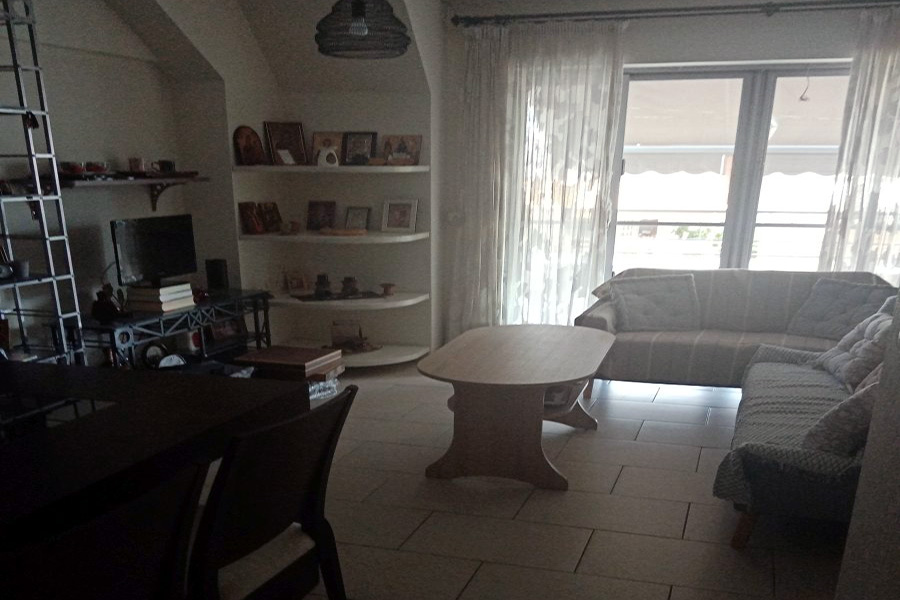 30 Living Room – Terrace