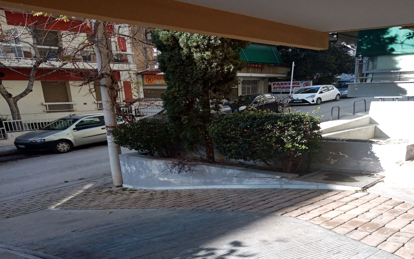35 Outdoor area of the apartment building 2