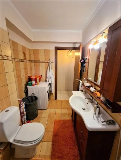 Large apartment bathroom in Patras