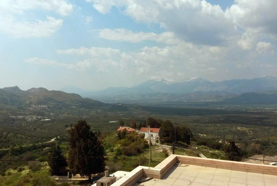 mounten view in south crete